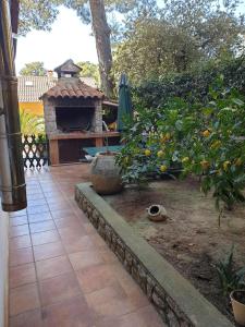 Vonkajšia záhrada v ubytovaní Apartment in Mali Losinj with terrace, air conditioning, WiFi, washing machine 4913-1