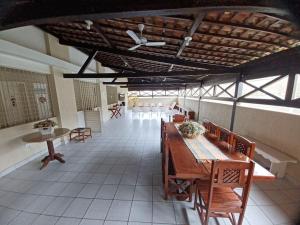 Restoran atau tempat lain untuk makan di Flat próximo ao Polo Moveleiro