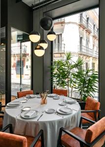 Restauracja lub miejsce do jedzenia w obiekcie Vincci Selección Unuk 5 GL