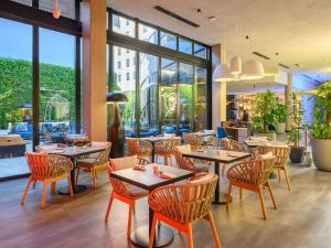 Uma área de estar em Ibis World Trade Centre