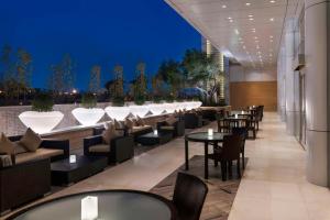 מסעדה או מקום אחר לאכול בו ב-Hyatt Regency Oryx Doha