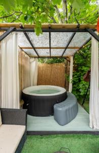 Fotografie z fotogalerie ubytování 3Bed 2Bath with Garden sauna & Hot Tub v Londýně