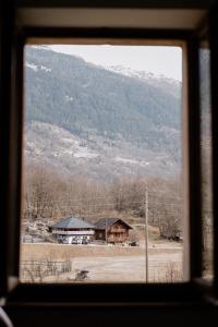 Utsikt mot fjell, enten fra bed-and-breakfastet eller fra et annet sted