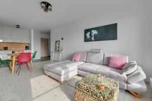 Kuchyňa alebo kuchynka v ubytovaní Przystań Letnica by Comfort Apartments