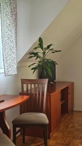 A seating area at Guest House Pod Grebenom