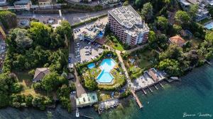 Bazén v ubytování Lake Apartment 3 nebo v jeho okolí + 37 fotografií