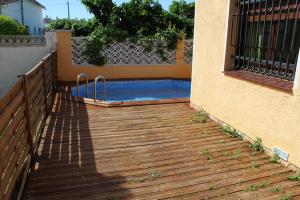 Bazén v ubytovaní Casa Montgri alebo v jeho blízkosti