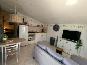 Kuchnia lub aneks kuchenny w obiekcie Cortijo naturista con vistas-clothing optional