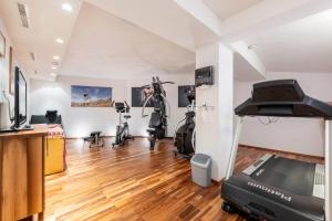 TV a/nebo společenská místnost v ubytování Hotel Jägerhof