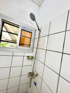 Koupelna v ubytování 1 Bed Studio Sleeps 2 - Wifi Balcony Parking