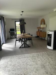 Kuchyň nebo kuchyňský kout v ubytování Maison spacieuse