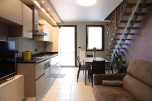 Kuchyň nebo kuchyňský kout v ubytování 15 min Padova Appartamento Moderno Travato