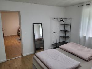 Katil atau katil-katil dalam bilik di 2 Zimmer Appartment in Crailsheim