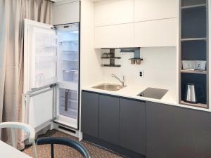 A kitchen or kitchenette at SOTA SUITE Yangyang Granbay