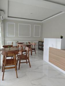 Restaurace v ubytování El Nipa Hotel Labuan Bajo