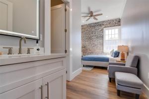 Ένα μπάνιο στο Luxury 4BDR/4BA Penthouse +25 φωτογραφίες