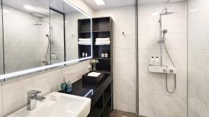 A bathroom at SOTA SUITE Yangyang Granbay