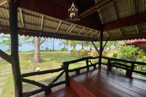 Le Dugong Libong Resort外面的花园