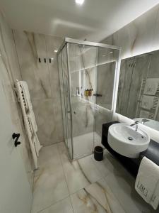 Plinius Lifestyle Hotel Lake Como的一间浴室