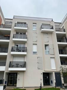 Fotografia z galérie ubytovania T3 65 m2 avec parking 15 mns Paris by immo kit bnb v destinácii Gagny