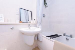Gallery image of Stylish Apartment, Pool Table, Sleep 6, Central Location in Liverpool