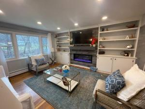 Et tv og/eller underholdning på Welcome to our Retreat Haven in Warwick, NY