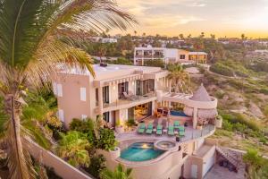 an aerial view of a house with a swimming pool at Villa Alegria in El Pueblito