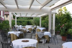 A restaurant or other place to eat at Villa Belfiore