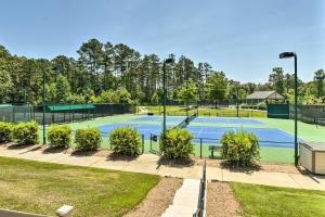 Pista de tennis o esquaix a Keowee Key Condo with Lake Access and Community Pools! o a prop
