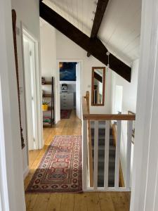 Fotografija u galeriji objekta Pier Cottage with private water access to Colla Pier u gradu Schull