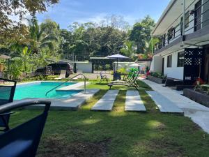 Bassein majutusasutuses Hotel Azul Coral või selle lähedal