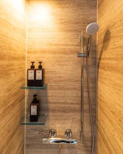 Ένα μπάνιο στο Flower Base HIMAWARI