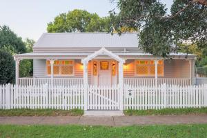 Gallery image of Rosemill Cottage - By Berry Getaways in Berry