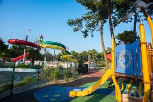 Ο χώρος παιχνιδιού για παιδιά στο Camping Officiel Siblu Bonne Anse Plage