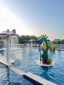 Swimmingpoolen hos eller tæt på Savanna Hill Resort