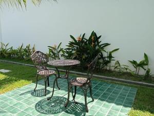 Taman di luar Ream Yoho Hotel