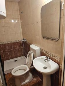 Bilik mandi di Rustic room