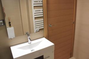 Fotografie z fotogalerie ubytování Apartamento dúplex en Sort con piscina v destinaci Sort + 23 fotografií