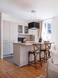 Una cocina o cocineta en A la Fleur de Ly