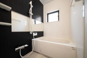 Entire House Rental in Central Osaka 山王にあるバスルーム