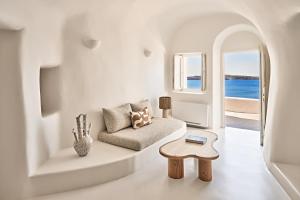 Posezení v ubytování Mystique, a Luxury Collection Hotel, Santorini