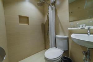 Koupelna v ubytování Robertson Hotel