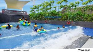 Bazén v ubytování Eastparc Hotel Yogyakarta nebo v jeho okolí