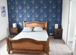 Postel nebo postele na pokoji v ubytování Le Presbytère du Talbert + 10 fotografií