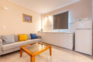Kuchyň nebo kuchyňský kout v ubytování Planos Beach Hotel