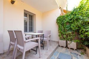 Patio nebo venkovní prostory v ubytování Planos Beach Hotel