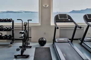 Fitness centrum a/nebo fitness zařízení v ubytování Mystique, a Luxury Collection Hotel, Santorini