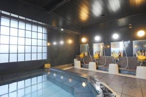 Bazén v ubytování Hotel Castle Inn Suzuka nebo v jeho okolí