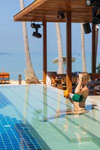 Bazén v ubytování Barcelo Coconut Island, Phuket nebo v jeho okolí