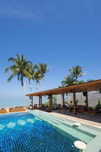 Bazén v ubytování Barcelo Coconut Island, Phuket nebo v jeho okolí